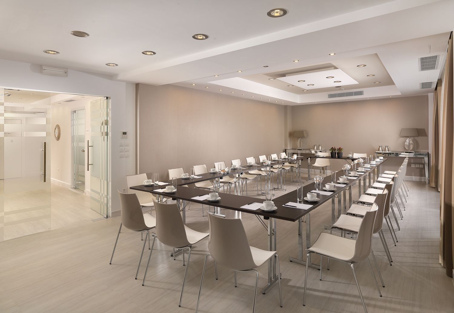 غرفة الاجتماعات