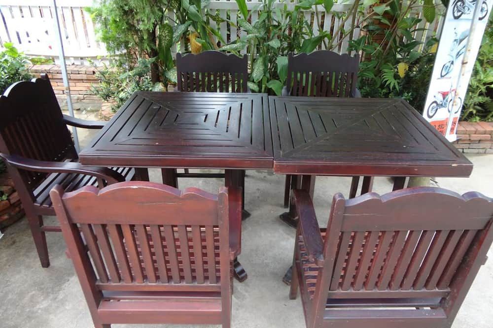 شرفة مرصوفة