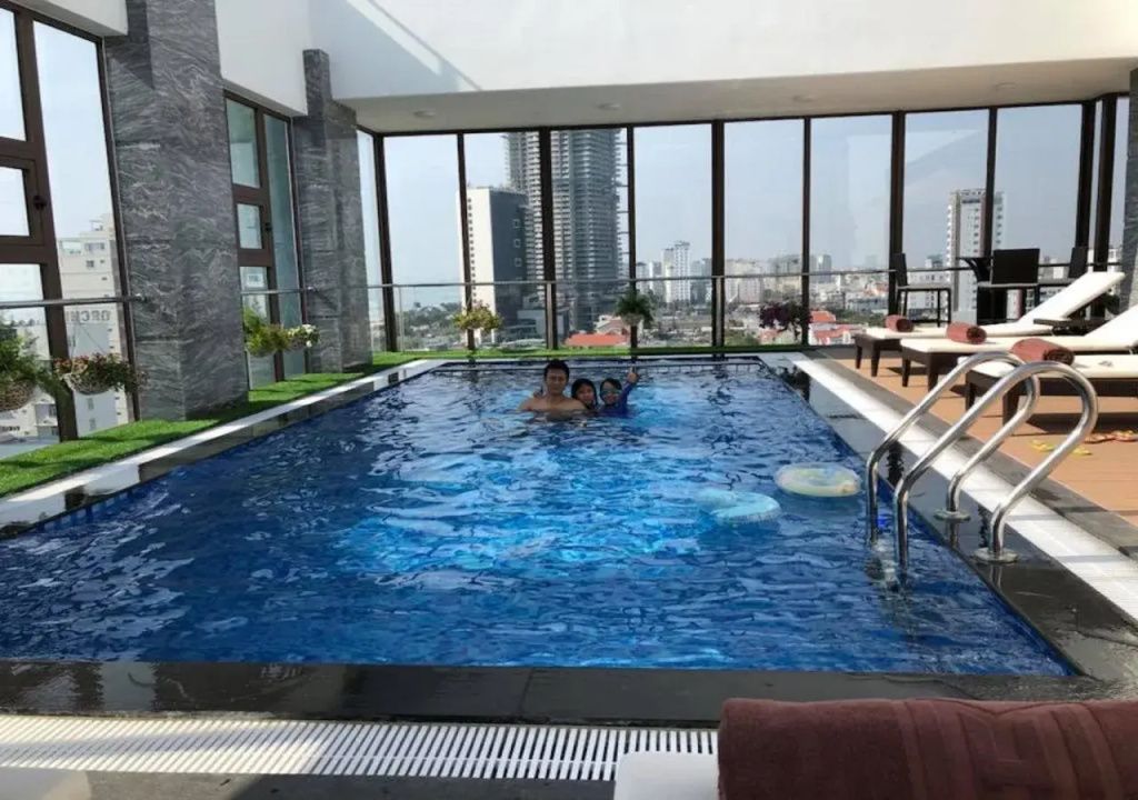 حوض السباحة صورة