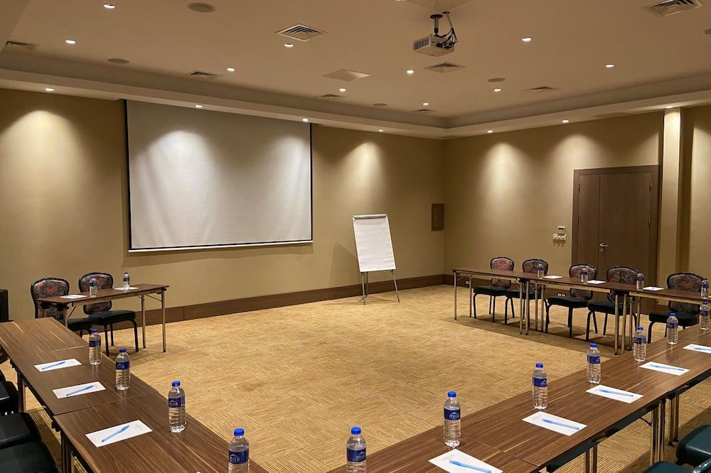 غرفة الاجتماعات