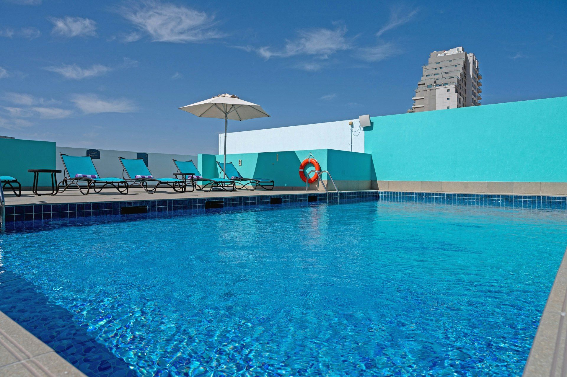 حوض السباحة صورة