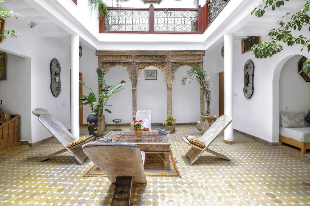 شرفة مرصوفة