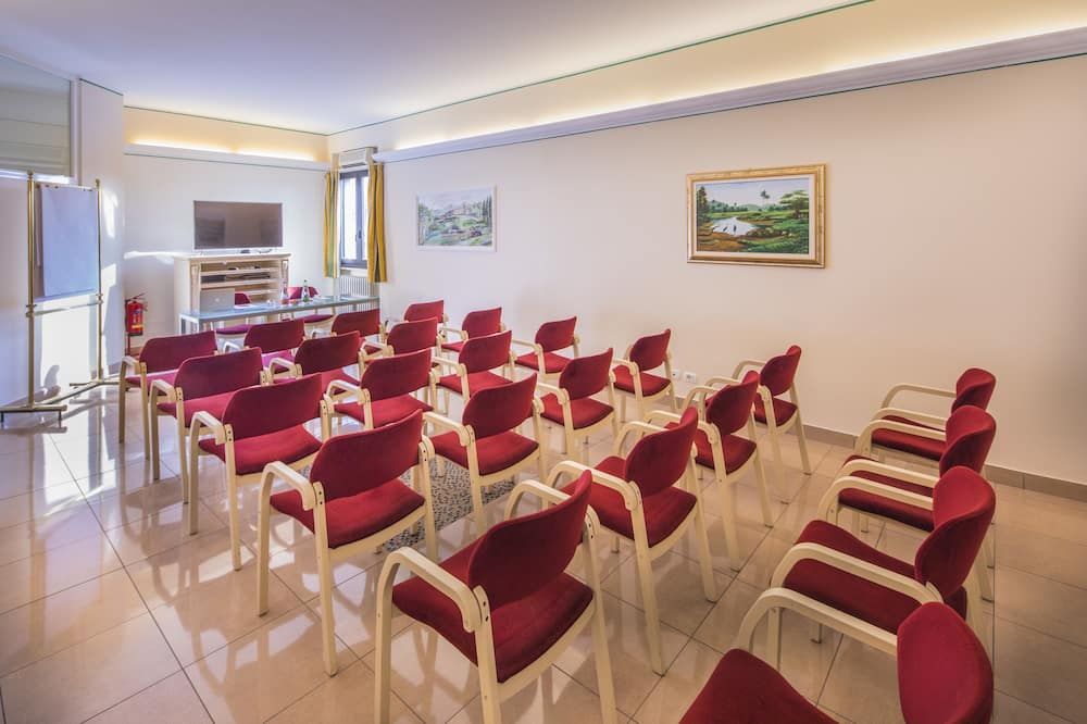 غرفة الاجتماعات