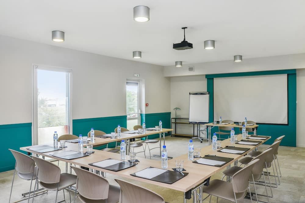 غرفة الاجتماعات