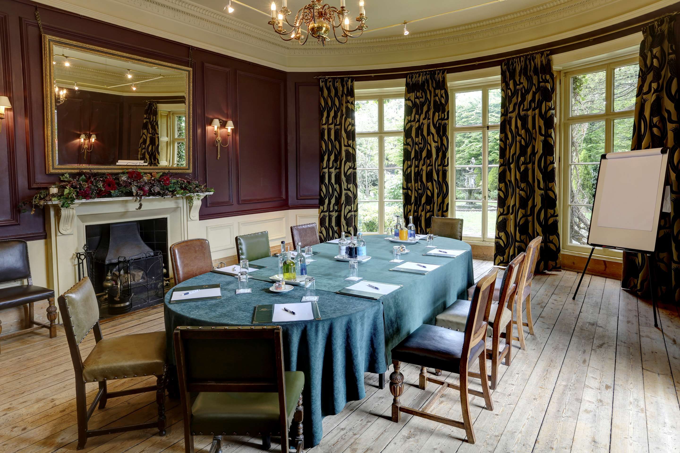 غرفة الاجتماعات