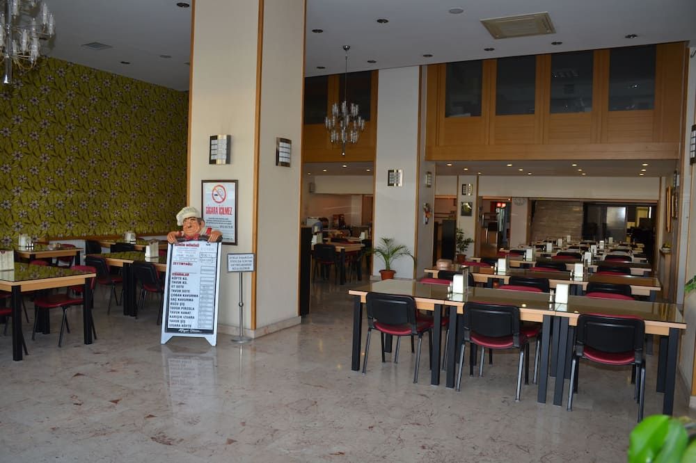 مطعم