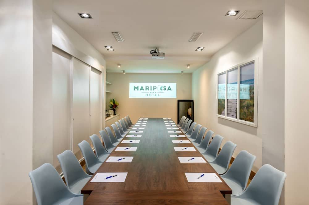 غرفة الاجتماعات