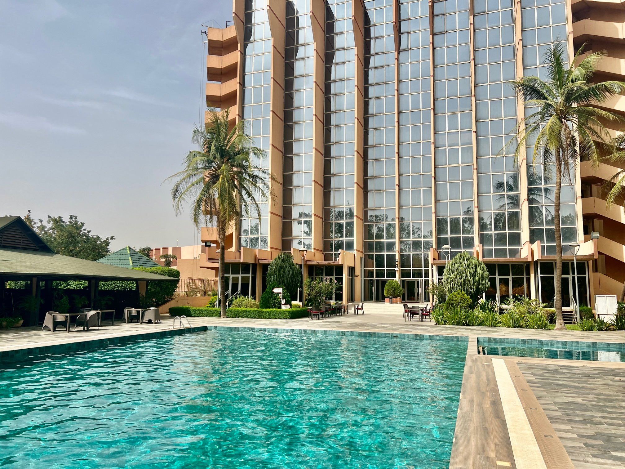 حوض السباحة