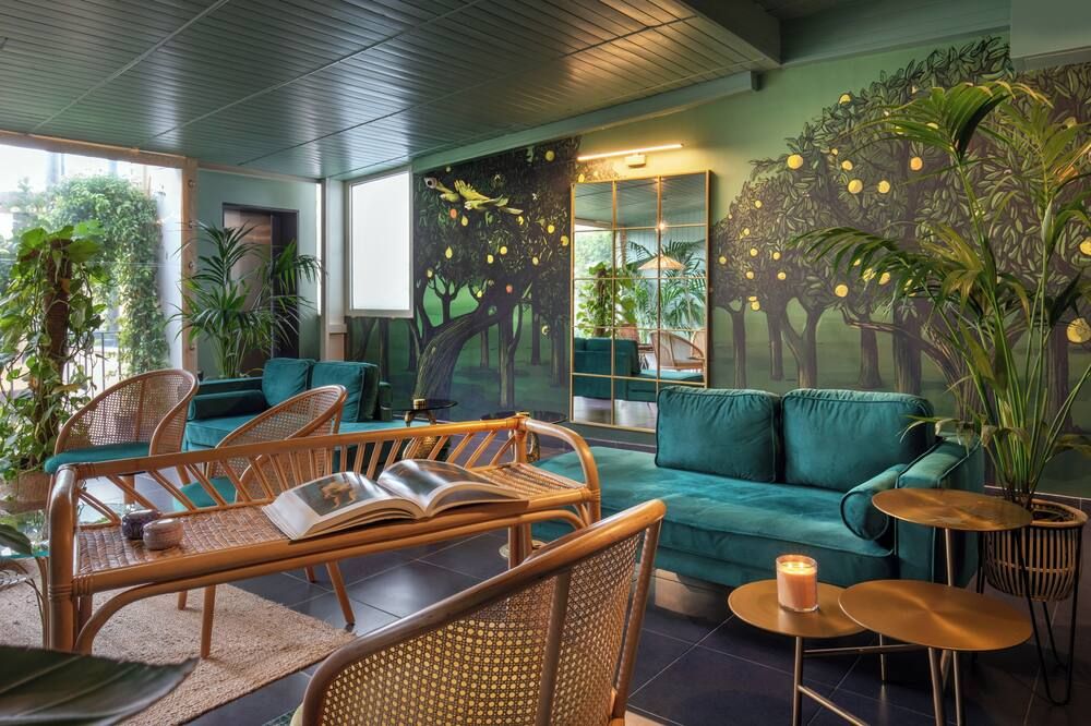 شرفة مرصوفة