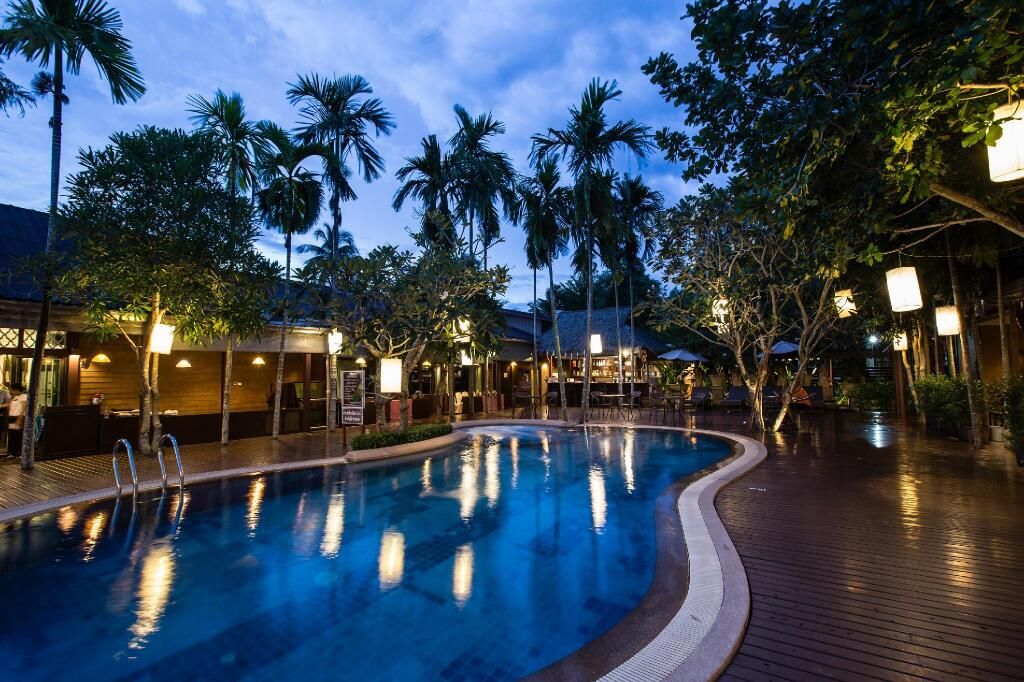 حوض السباحة صورة