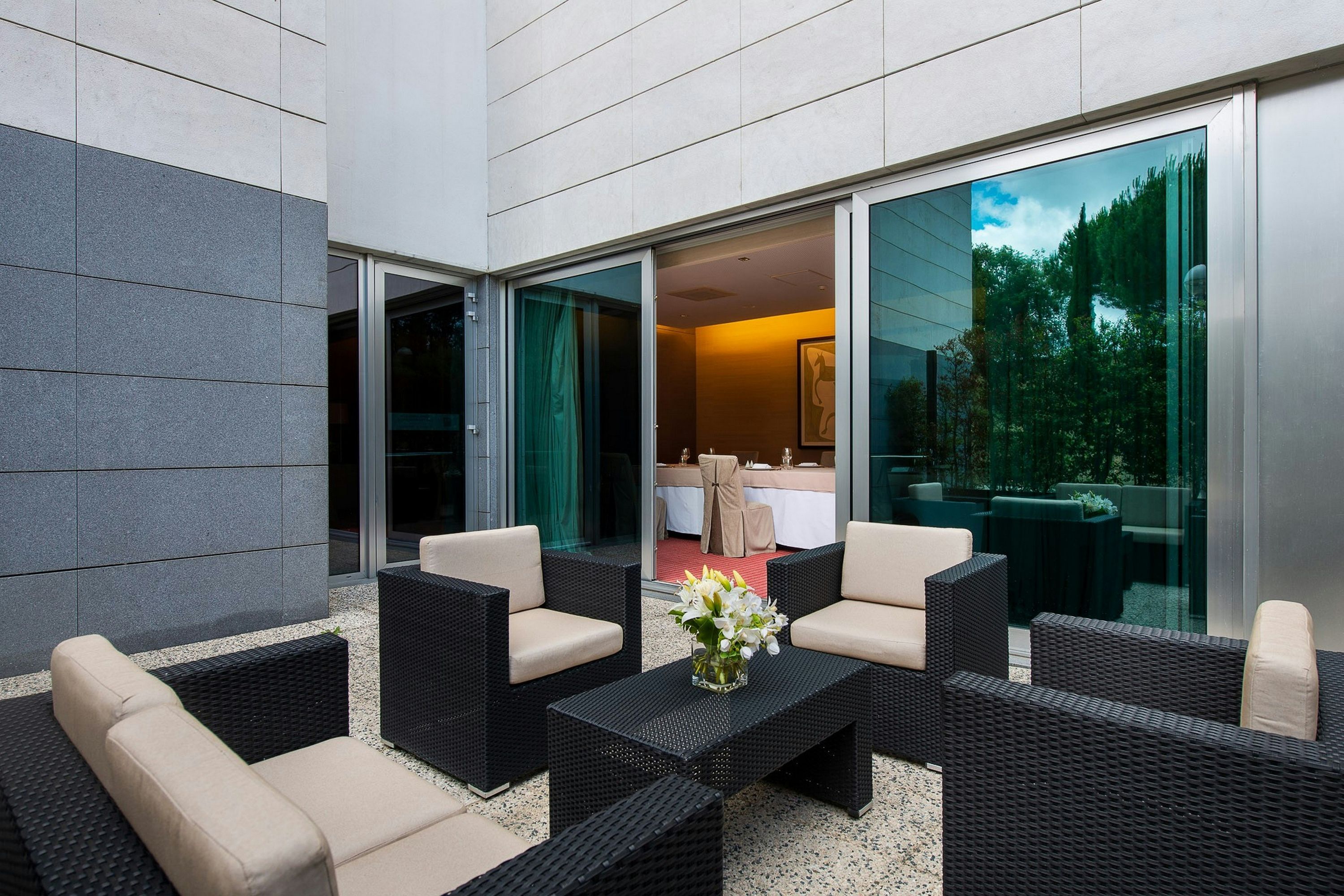 شرفة مرصوفة صورة