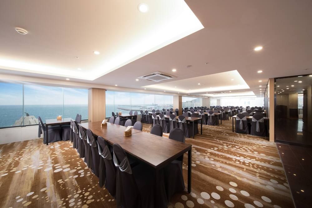 غرفة الاجتماعات