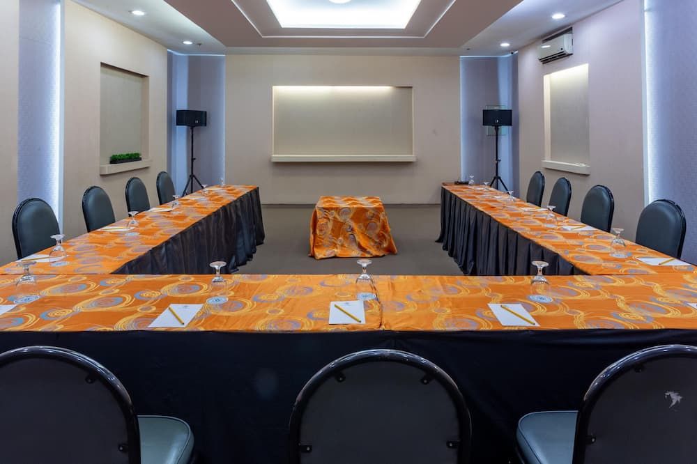 غرفة الاجتماعات