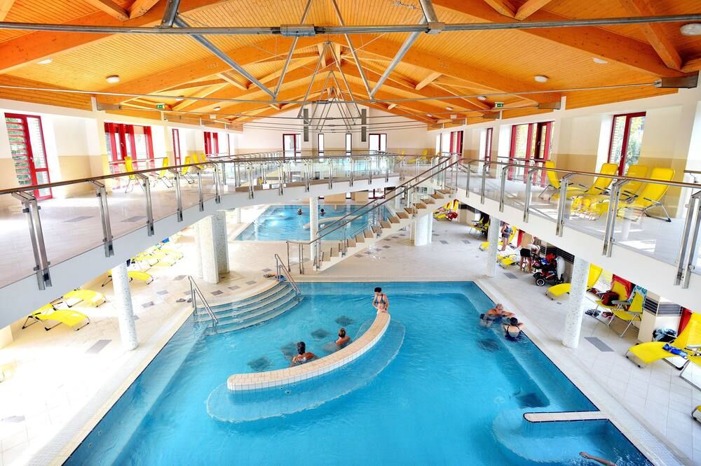 حوض السباحة صورة