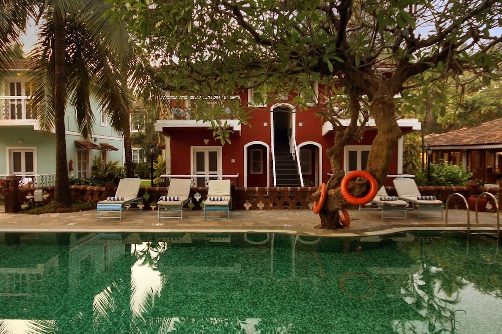 حوض السباحة صورة