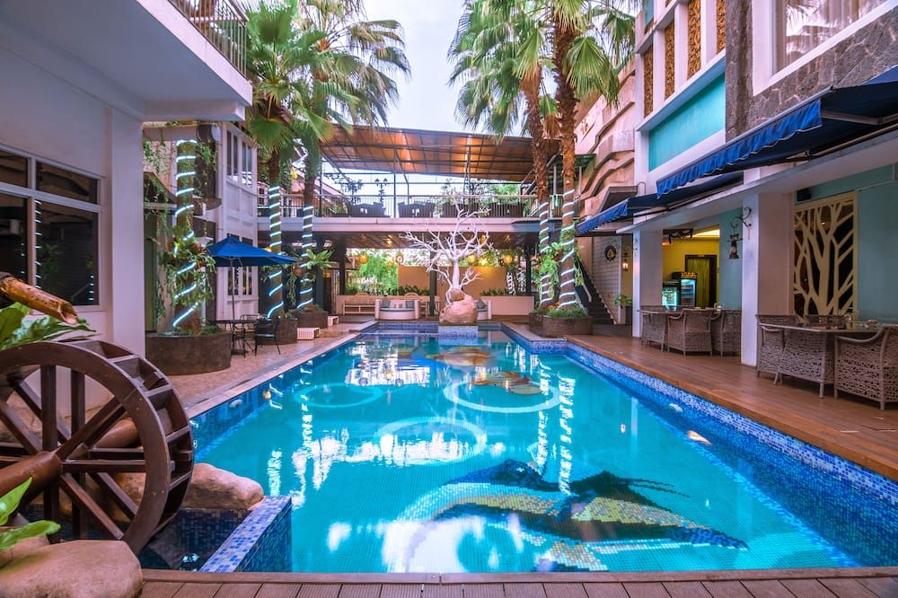 حوض السباحة صورة