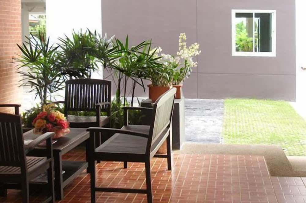 شرفة مرصوفة