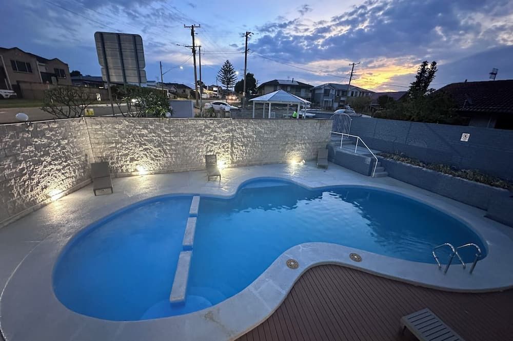 حوض السباحة صورة