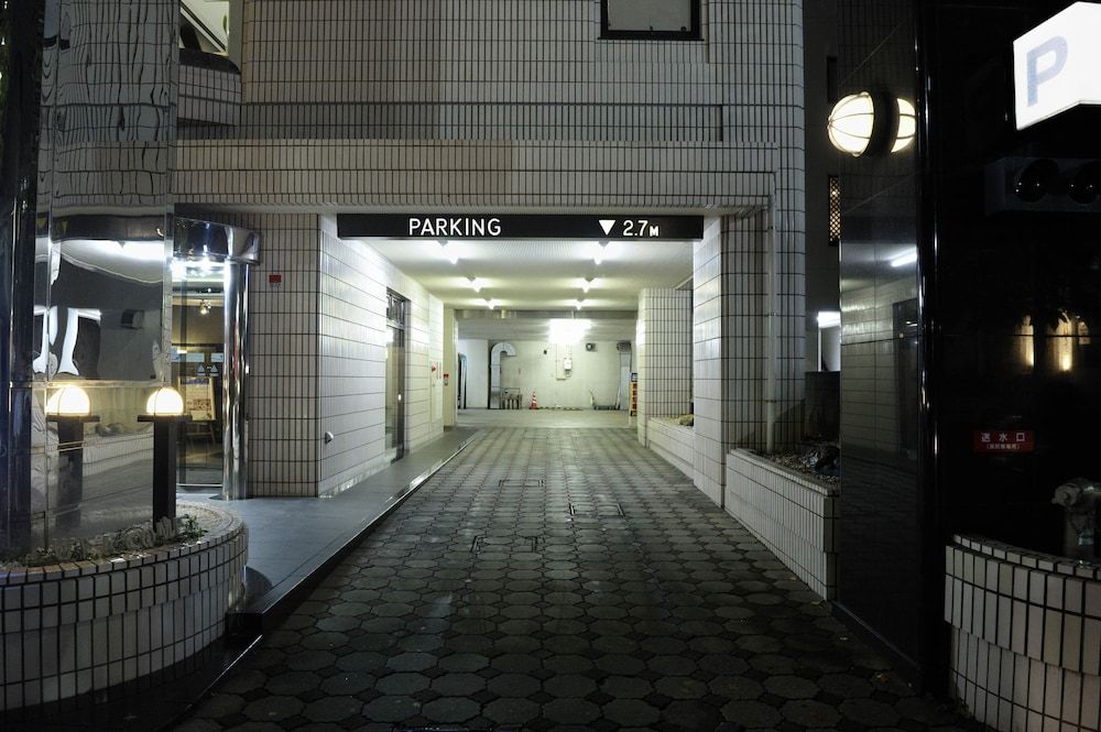 موقف سيارات