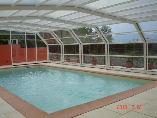 حوض السباحة صورة