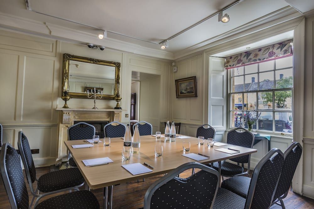 غرفة الاجتماعات