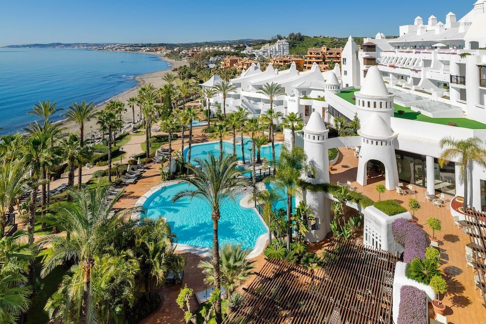 حوض السباحة صورة