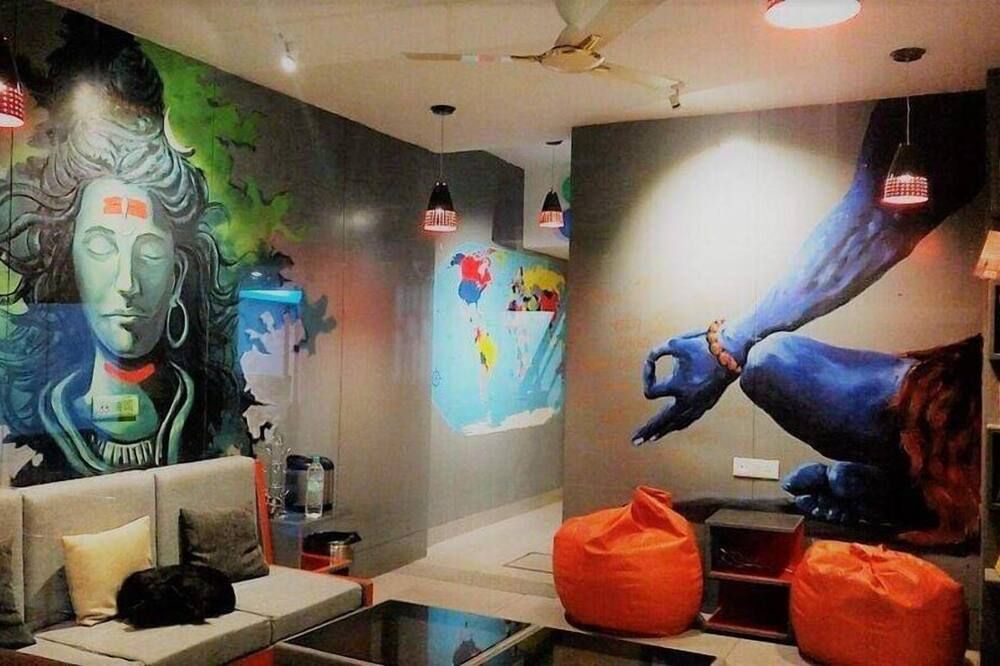 آخر