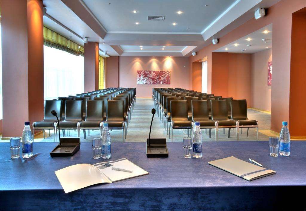 غرفة الاجتماعات