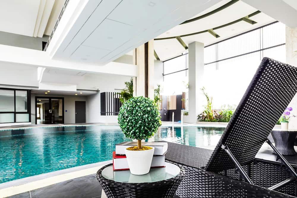 حوض السباحة صورة