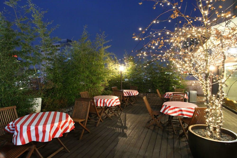 شرفة مرصوفة