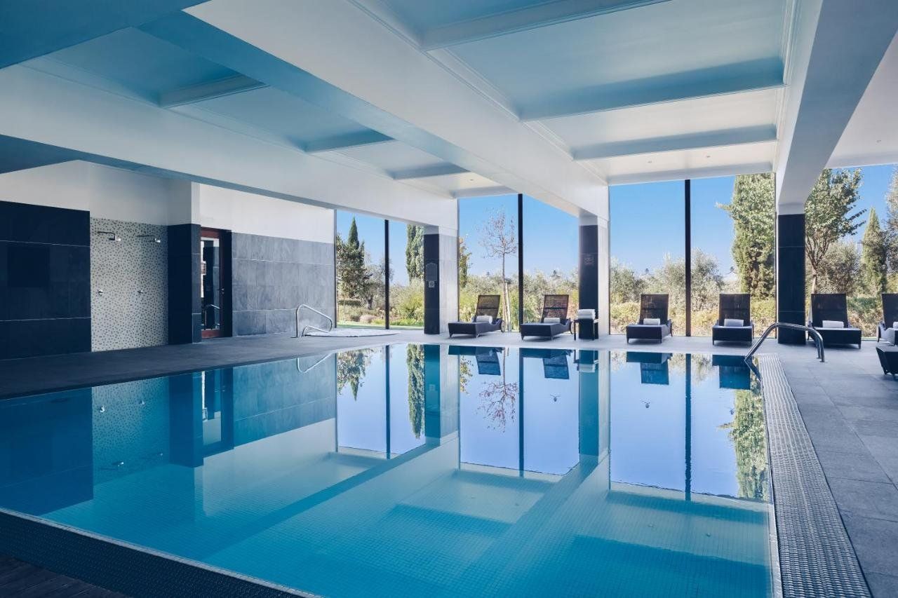 حوض السباحة صورة