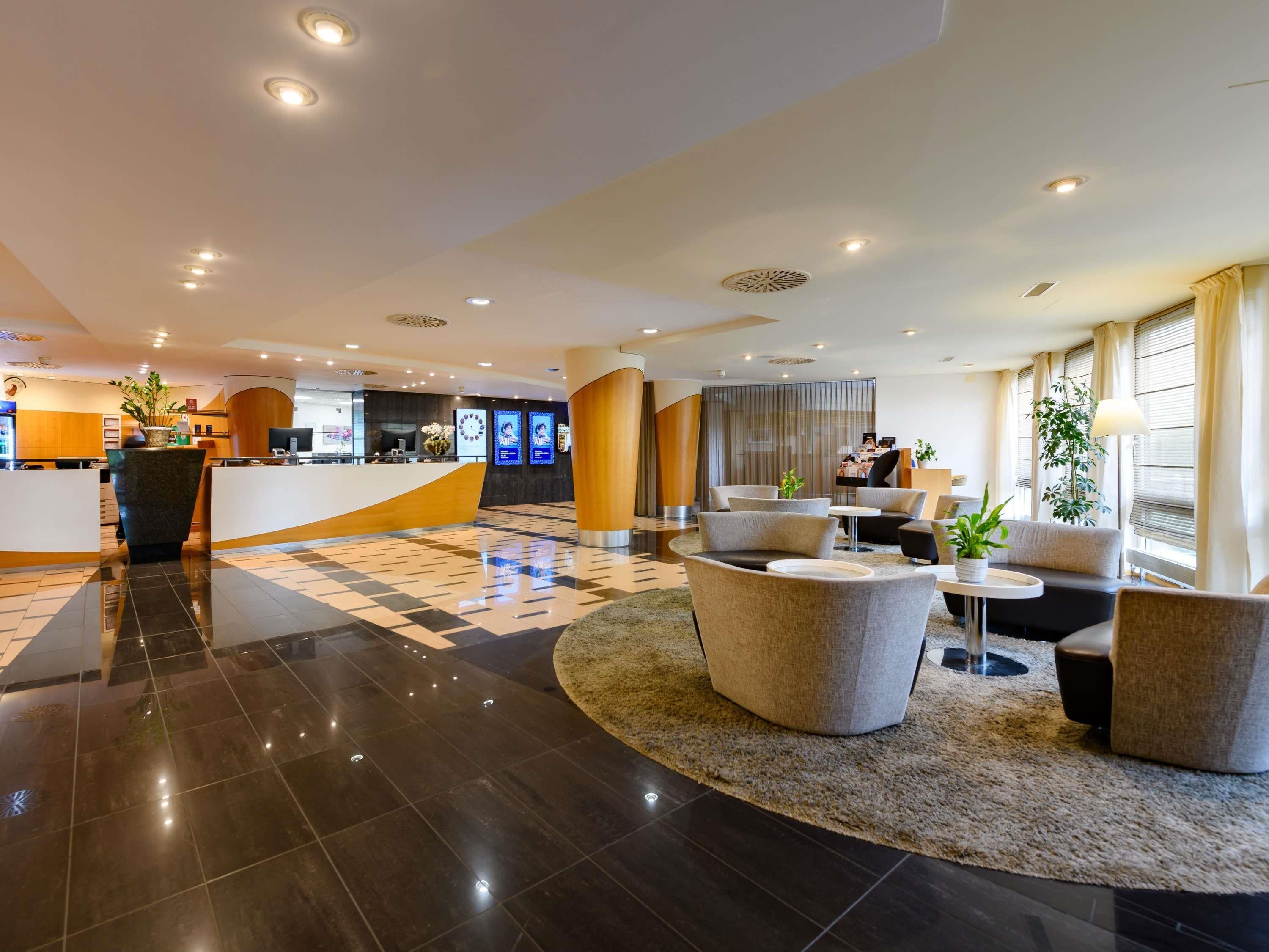 غرفة الاجتماعات