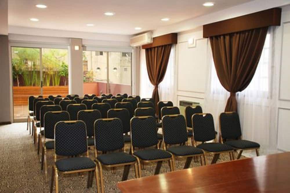 غرفة الاجتماعات