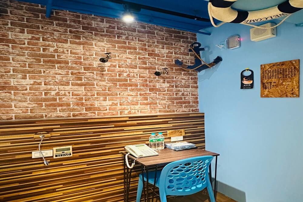 آخر