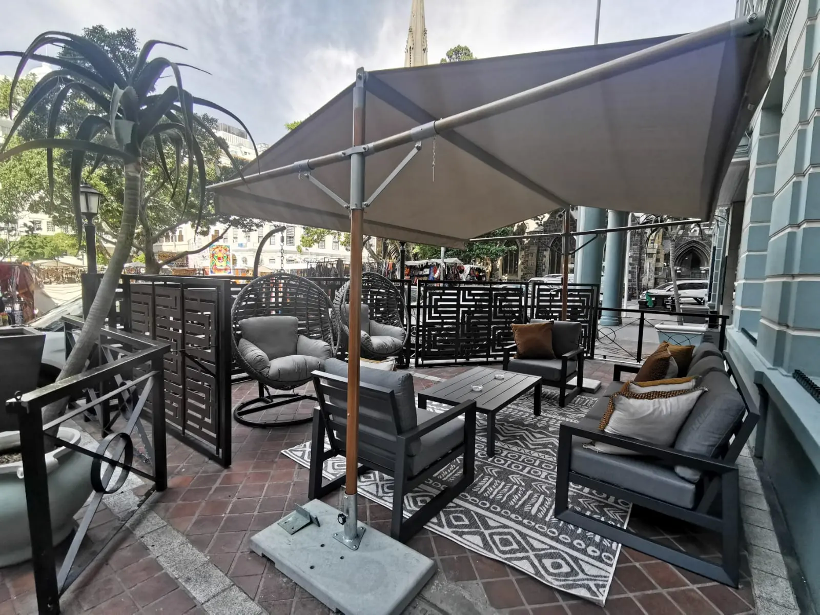 شرفة مرصوفة