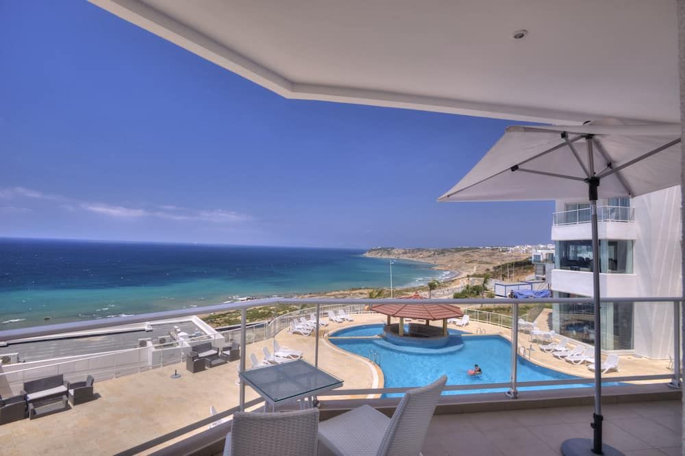 حوض السباحة صورة