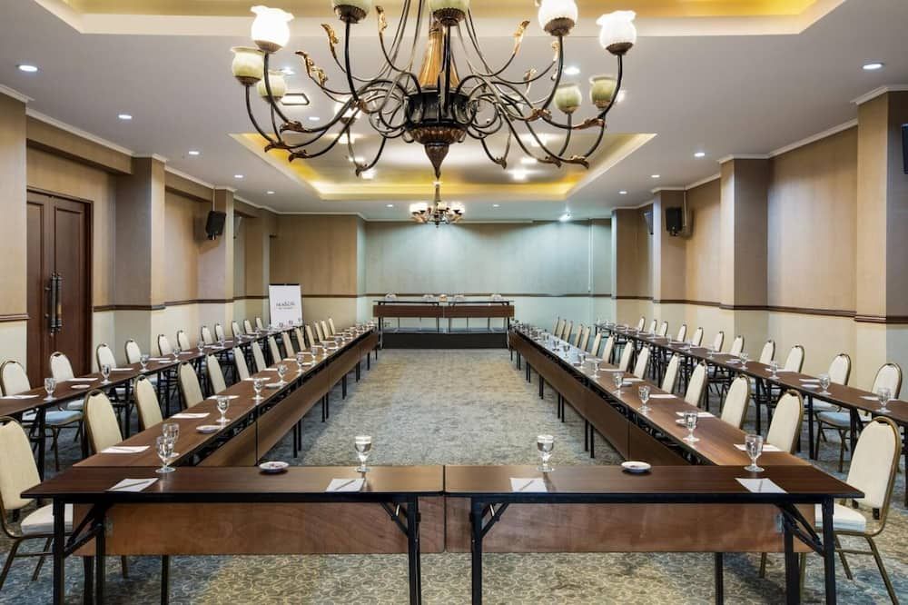 غرفة الاجتماعات