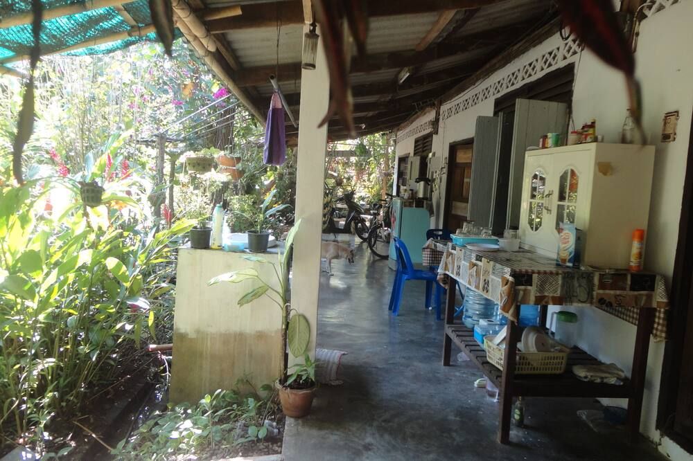 شرفة مرصوفة