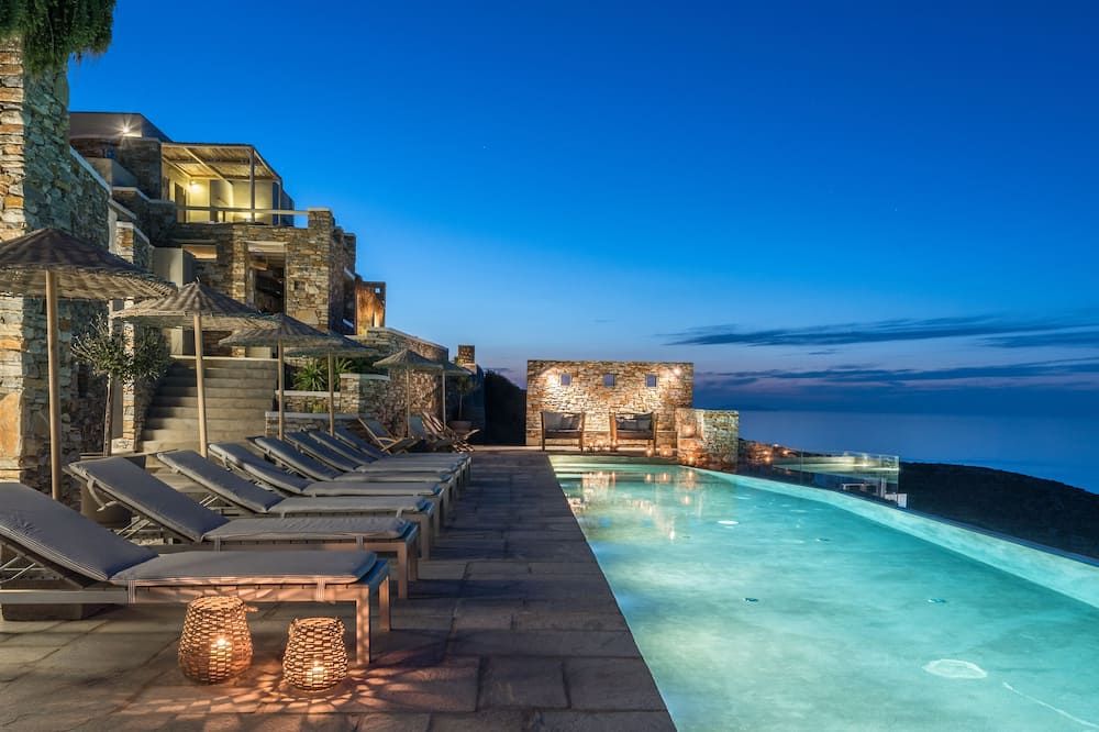 حوض السباحة صورة