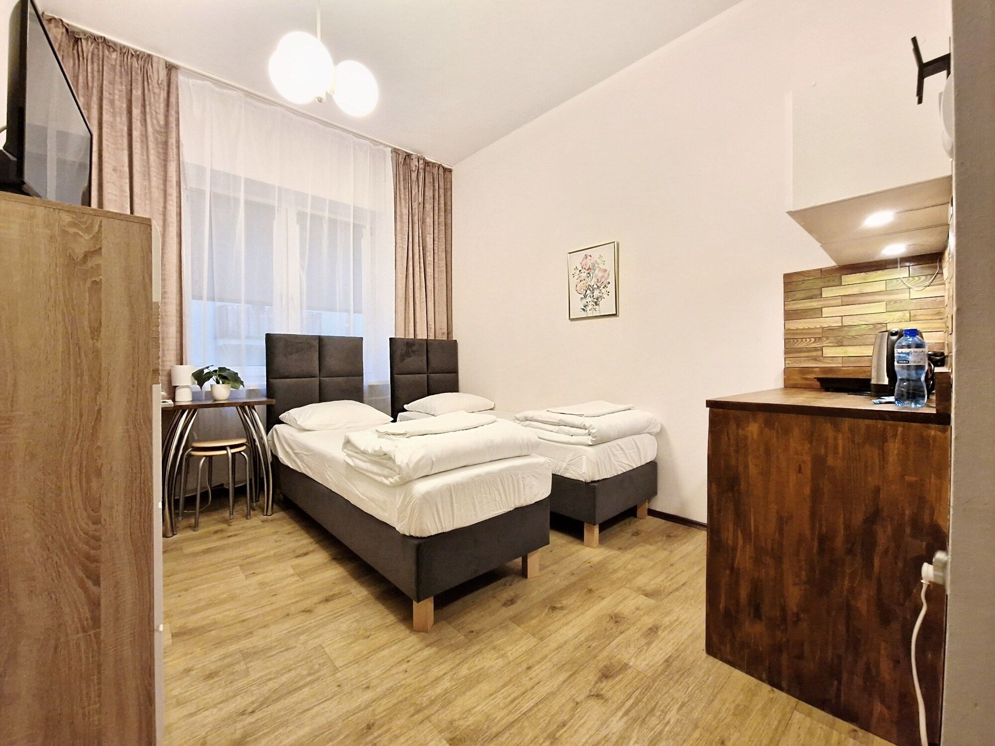 آخر