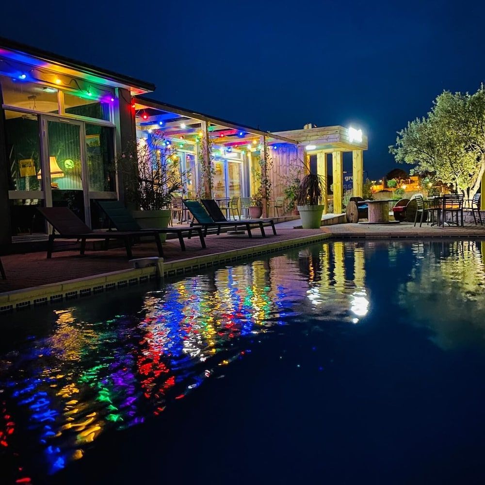 حوض السباحة صورة