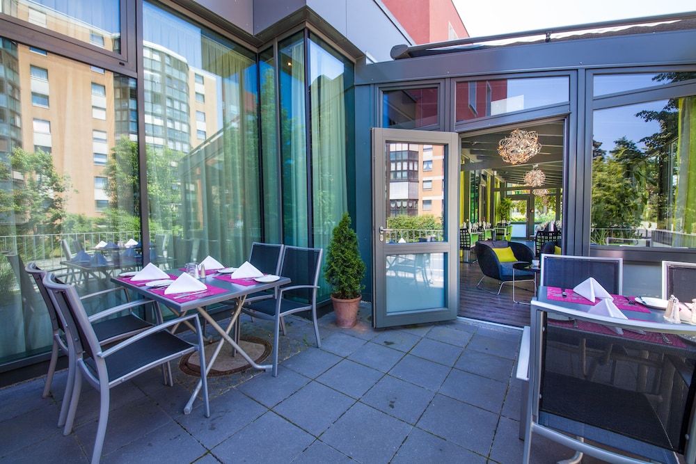 شرفة مرصوفة