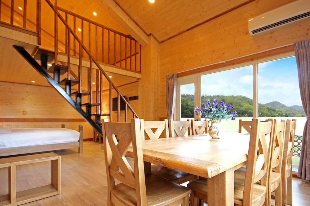 غرفة طعام صورة