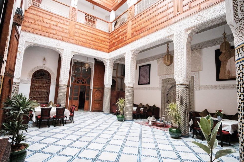 شرفة مرصوفة صورة