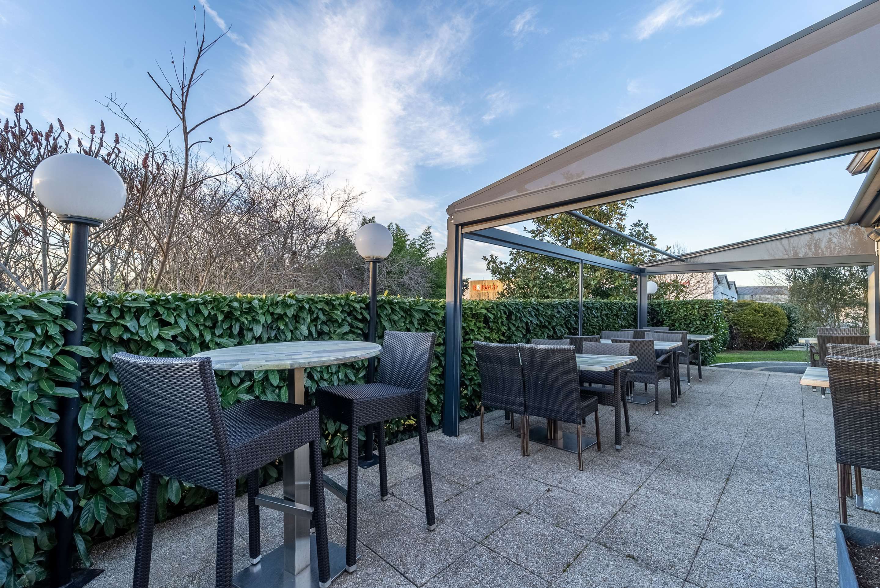 شرفة مرصوفة