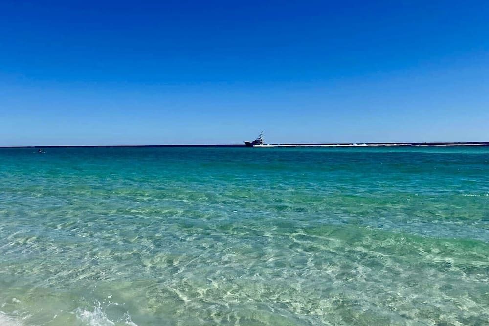 شاطئ