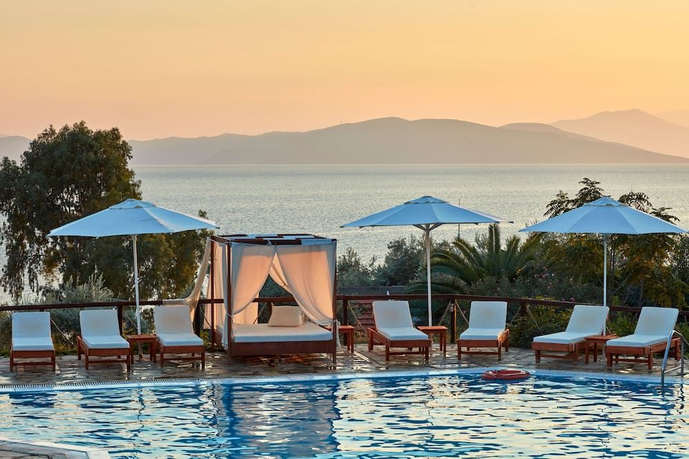 حوض السباحة صورة