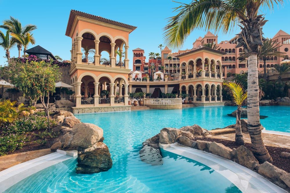 حوض السباحة صورة