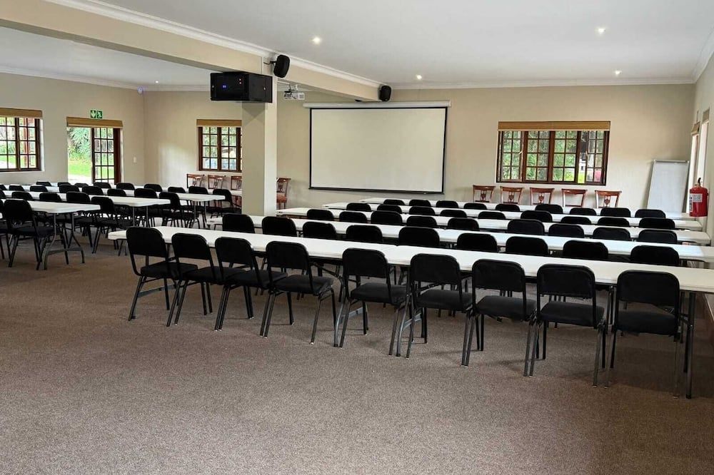 غرفة الاجتماعات