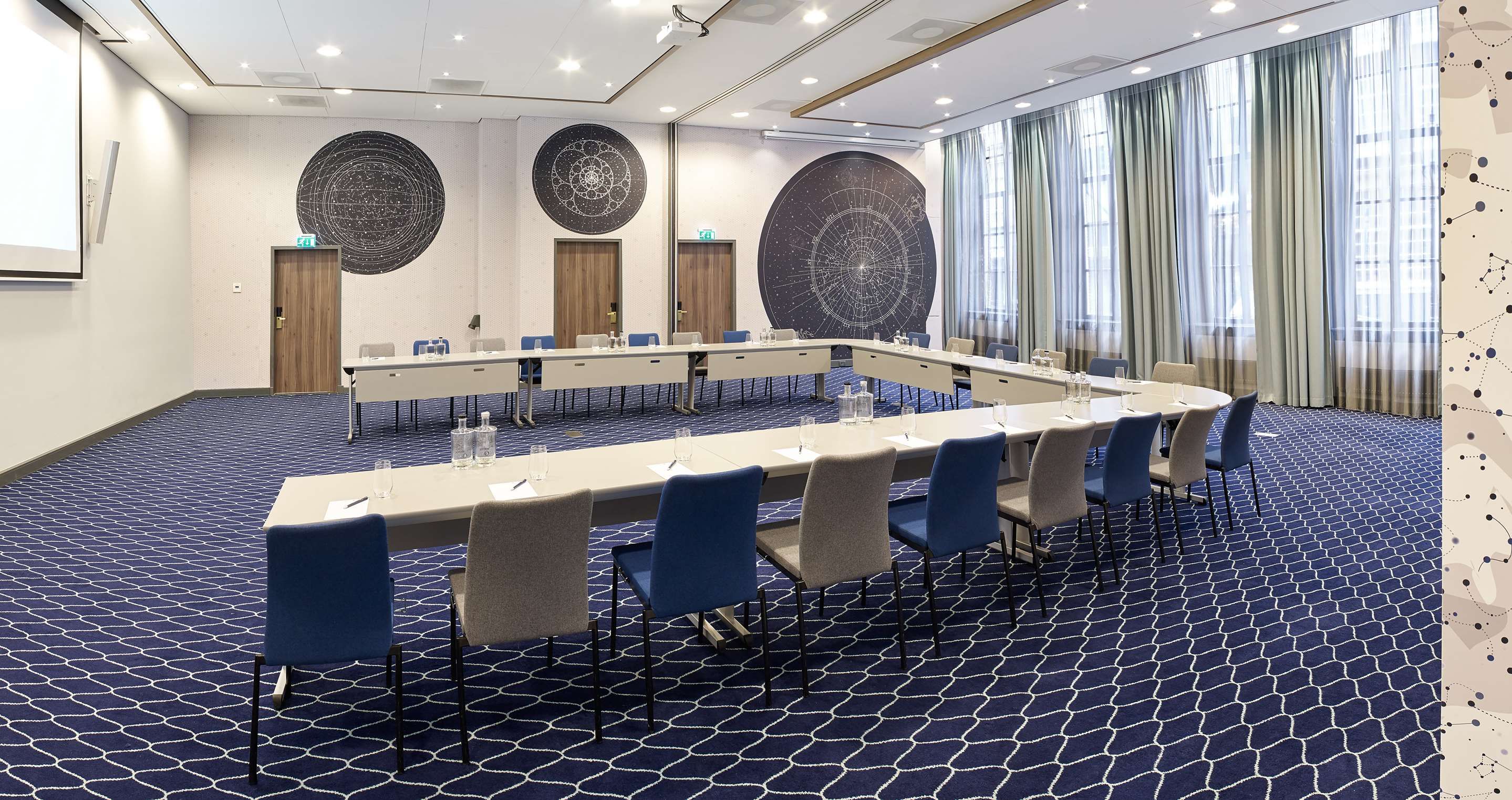 غرفة الاجتماعات